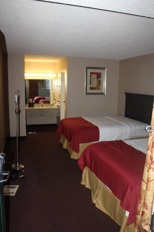 lot 112 image: Contents of Room #112