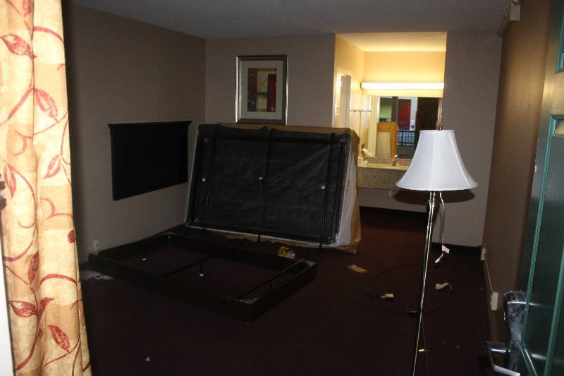 lot 118 image: Contents of Room #118