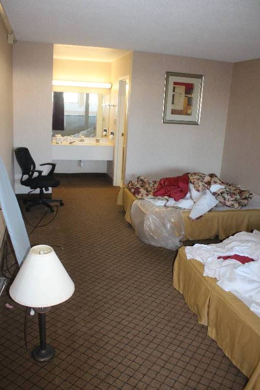 lot 202 image: Contents of Room #202