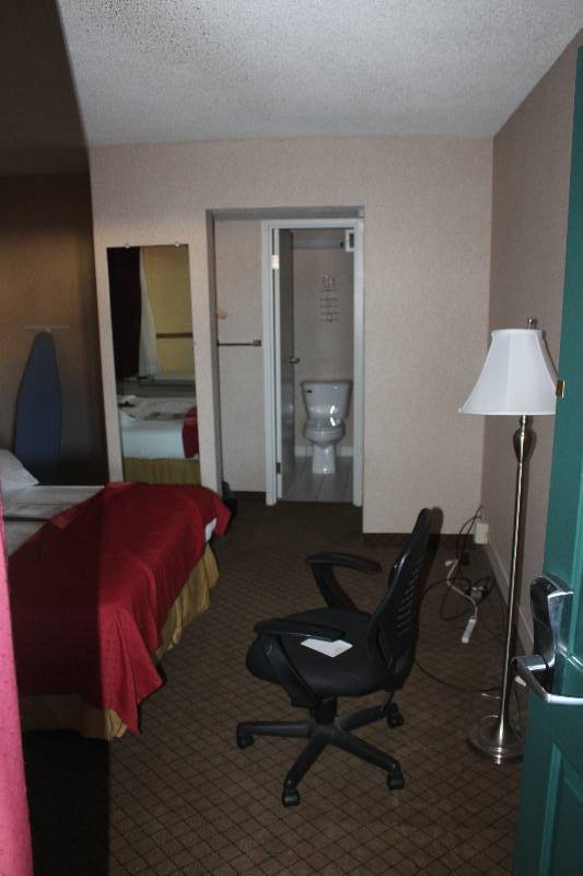 lot 200 image: Contents of Room #200