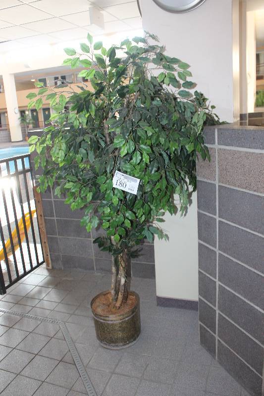lot 180 image: Decorative Tree