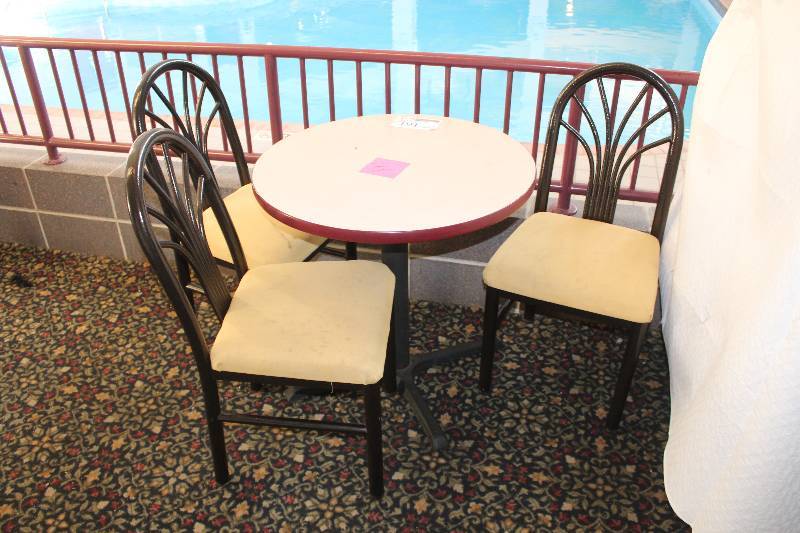 lot 191 image: Lot of (4) Furniture Including 1) Round Table AND 3) Chairs