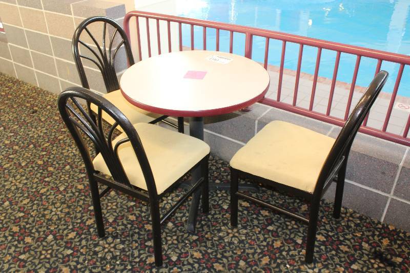 lot 190 image: Lot of (4) Furniture Including 1) Round Table AND 3) Chairs