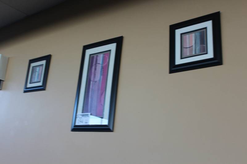 lot 194 image: Lot of (3) Framed Wall Art