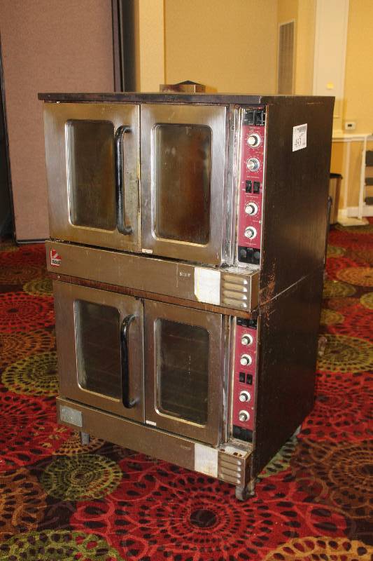 lot 493 image: Wheeled 4-Bay Stainless Steel Oven