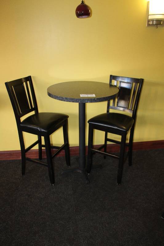 lot 552 image: Lot of (3) Furniture Including 1) 30in. Round Table AND 2) Chairs