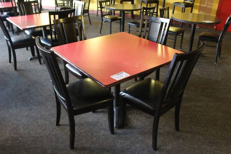lot 559 image: Lot of (5) Furniture Including 1) Table AND 4) Chairs