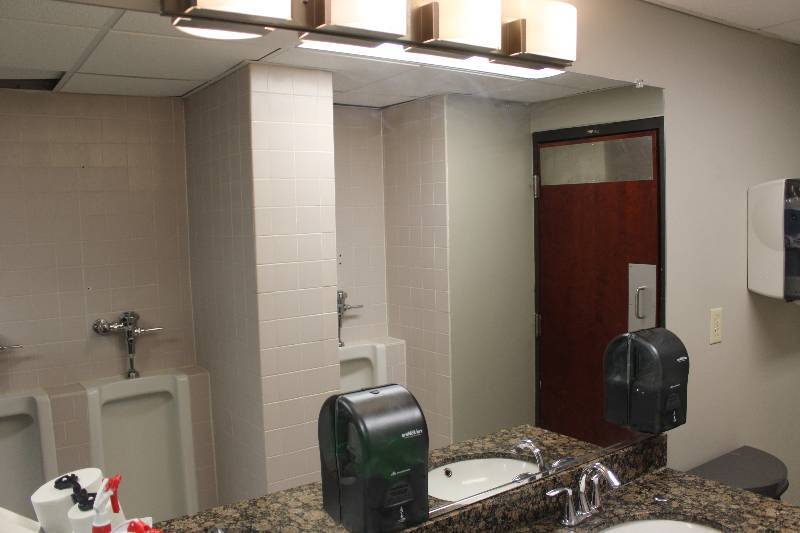lot 578 image: Mens Bathroom Wall Mirror, Garbage Can