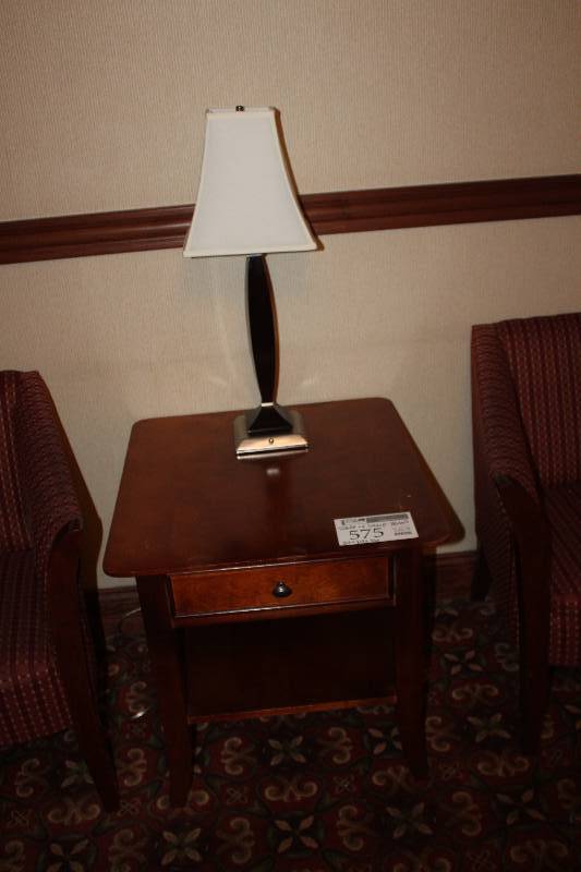 lot 575 image: End Table & Lamp