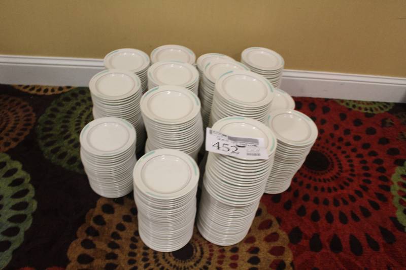lot 452 image: Lot of (Approximately 400) 4in. Small Plates w Cart
