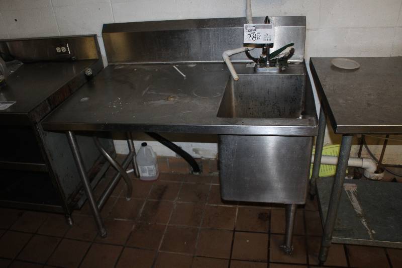 lot 28 image: Commercial NSF Sink