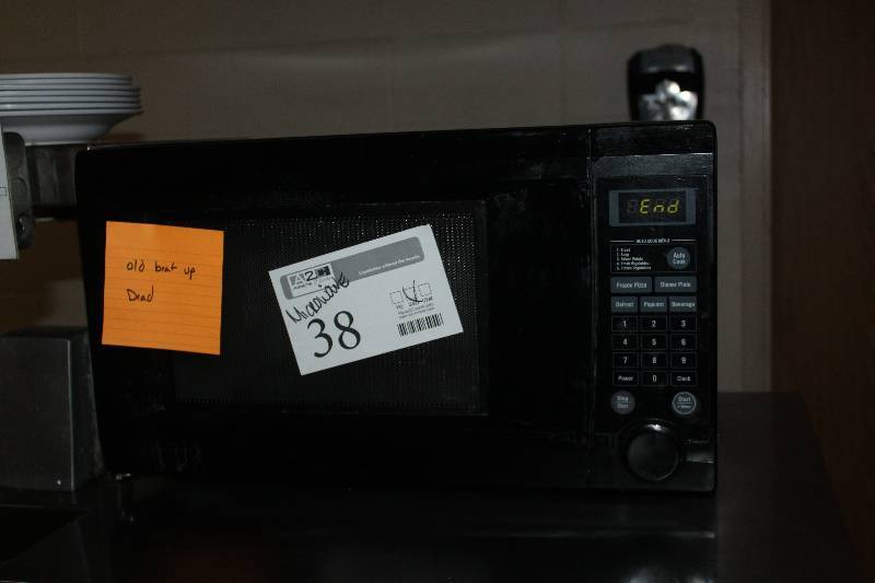 lot 38 image: Magic Chef Microwave