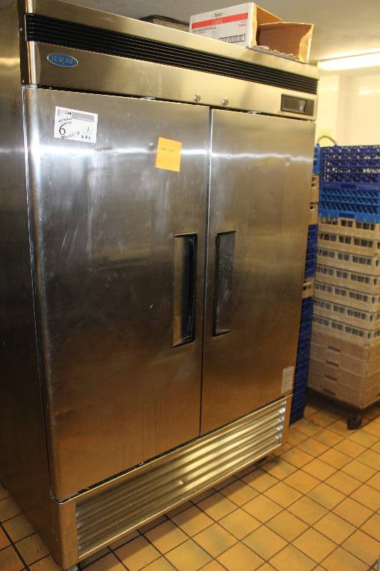 lot 6 image: Norlake Commercial Rolling Stainless Steel Cooler