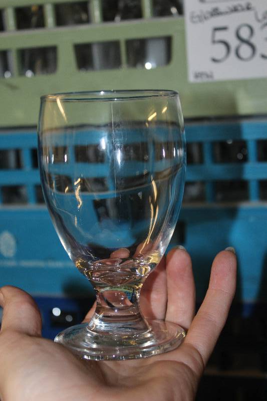 lot 583 image: Lot of (Approximately 200) Glassware w Plastic Wash Trays