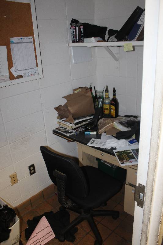 lot 100 image: Contents of Office