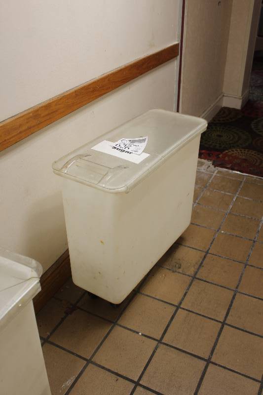 lot 626 image: Large 4-Wheeled Plastic Dry Good Storage Bin w Lid
