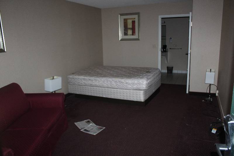lot 134 image: Contents of Room #134