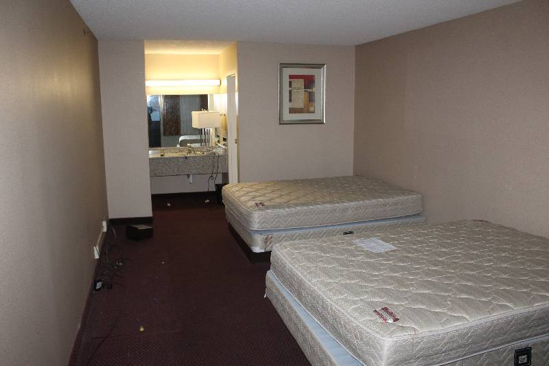 lot 144 image: Contents of Room #144