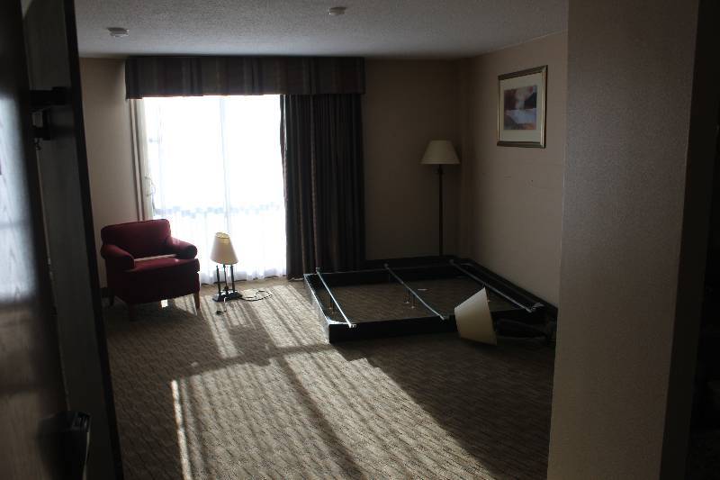 lot 411 image: Contents of Room #411