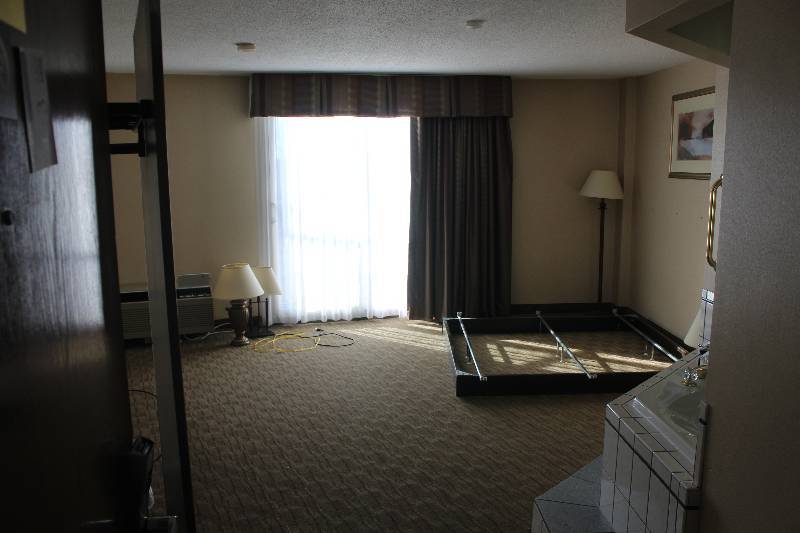 lot 413 image: Contents of Room #413