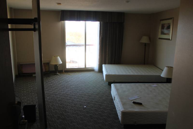 lot 415 image: Contents of Room #415