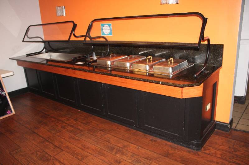 lot 628 image: Buffet & Sneeze Guards