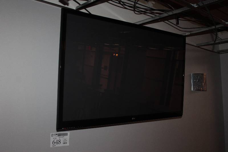lot 648 image: LG 50in. Wall Mount Flat Screen TV