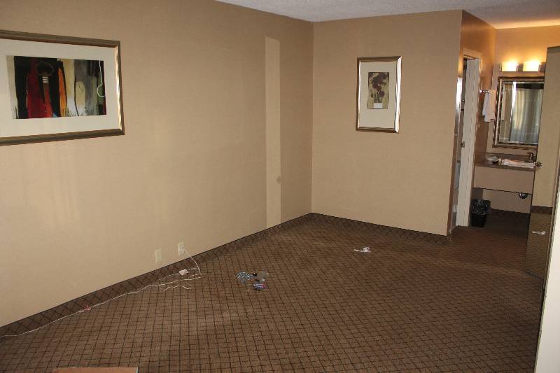 lot 103 image: Contents of Room #103