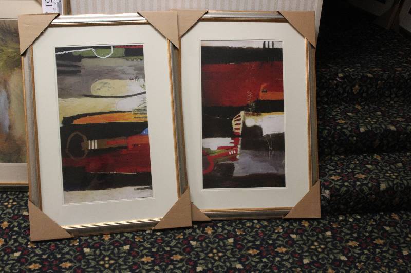 lot 825 image: Lot of (2) Framed Wall Art