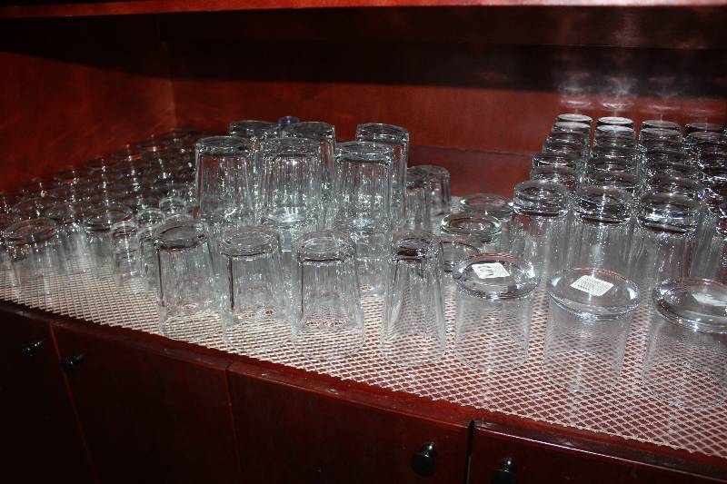 lot 424D image: Lot of Glassware