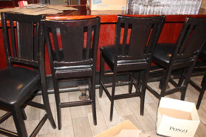 lot 527 image: Lot of (6) Bar Stools