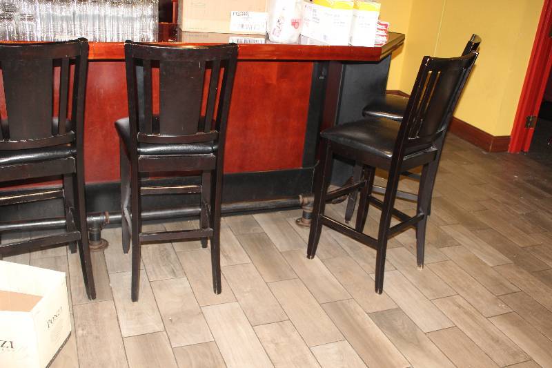 lot 528 image: Lot of (5) Bar Stools