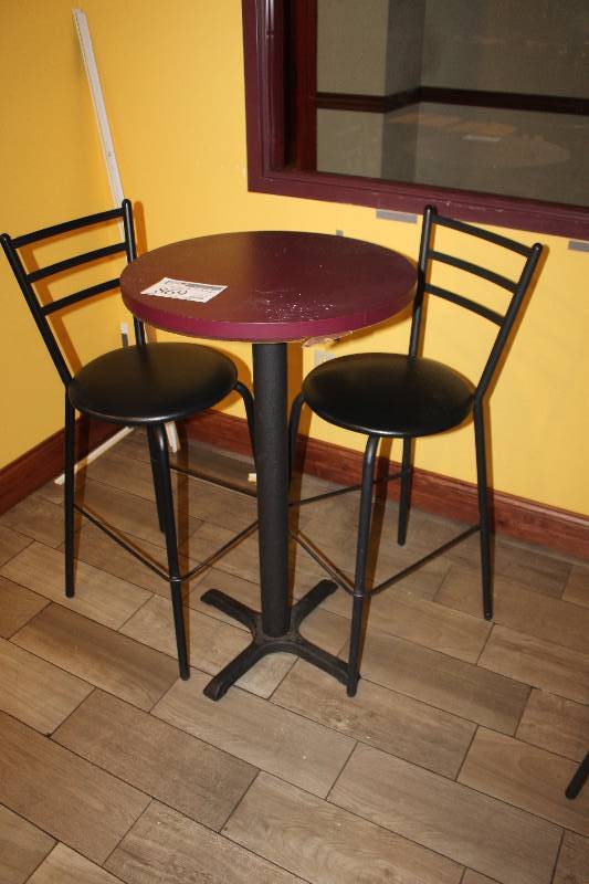 lot 869 image: Lot of (3) Furniture Including 1) Round Table AND 2) Chairs