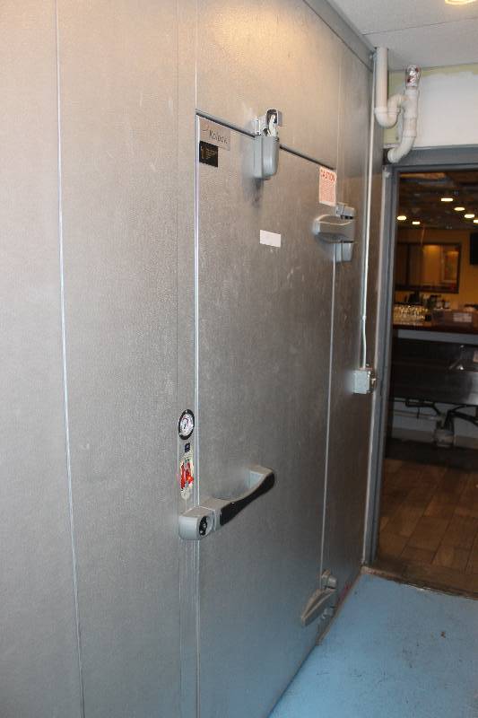 lot 2A image: Kolpak Walk in Beer Cooler w Tap Lines