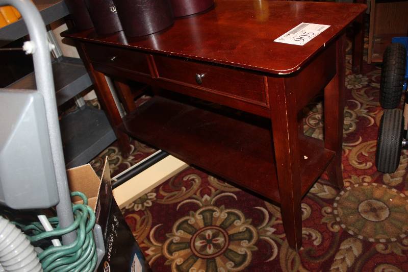lot 906 image: 2-Drawer Wood Sofa Table