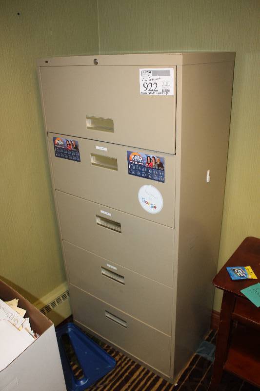 lot 922 image: 5-Drawer Metal Locking Lateral File Cabinet