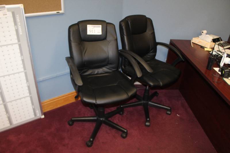 lot 911 image: Lot of (2) Office Chairs