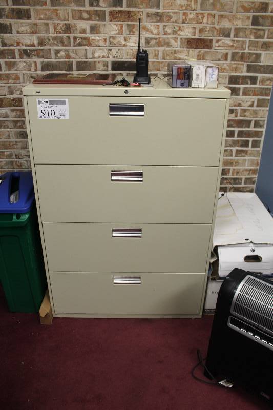 lot 910 image: 4-Drawer Metal Locking Lateral File Cabinet