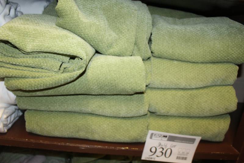 lot 930 image: Shelf Lot of Linens Including Blankets