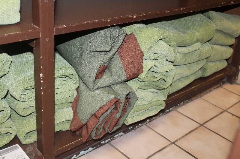 lot 931 image: Shelf Lot of Linens Including Blankets