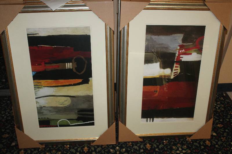 lot 821 image: Lot of (2) Framed Wall Art