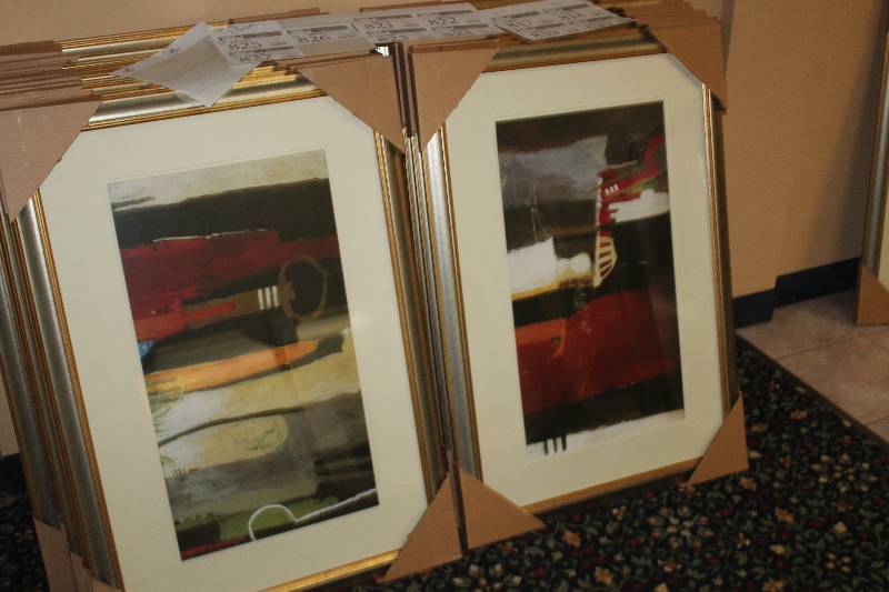 lot 818 image: Lot of (2) Framed Wall Art