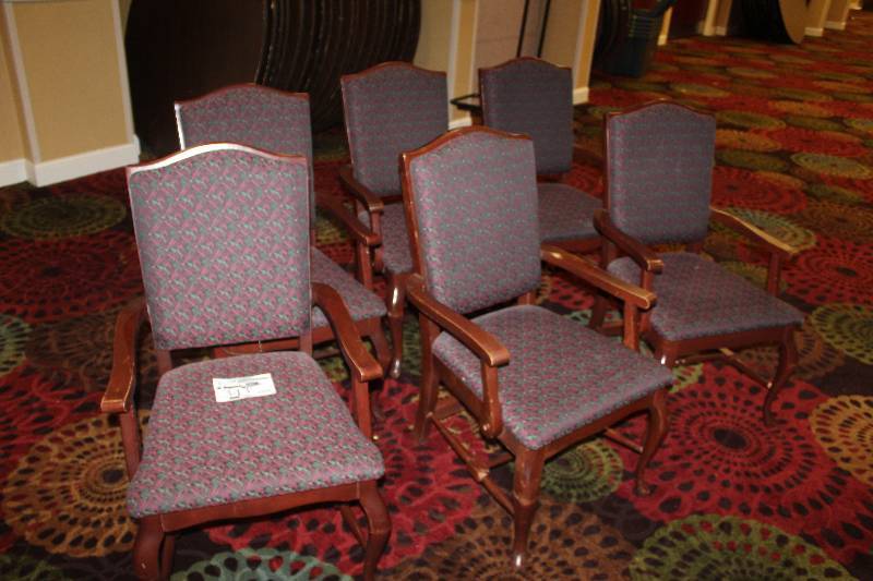 lot 343 image: Lot of Chairs