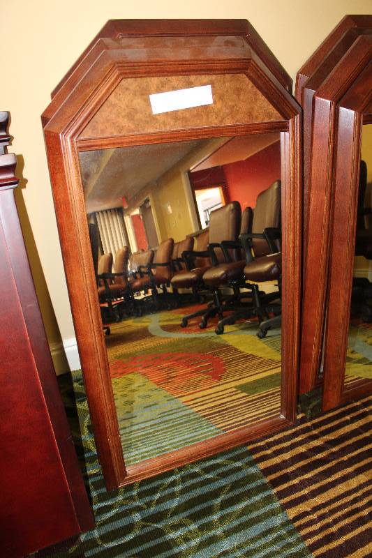 lot 683A image: Lot of (3) Wall Mount Mirrors