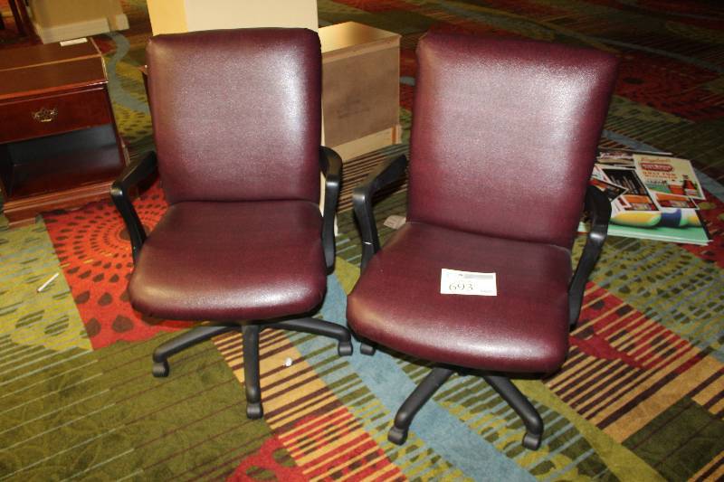 lot 693 image: Lot of (2) Brown Rolling Padded Office Chairs