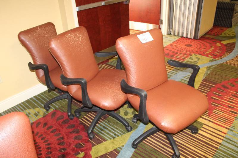 lot 684 image: Lot of (3) Tan Rolling Padded Office Chairs