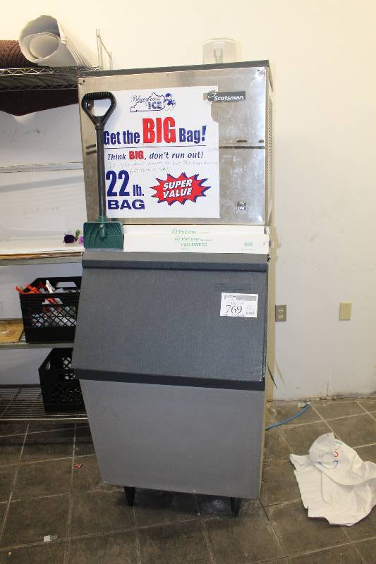 lot 769 image: Ice Machine