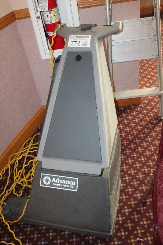 lot 774 image: Advance Carpetriever 28 Commercial Carpet Bag Vacuum