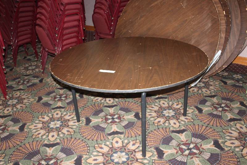 lot 725 image: Lot of (4) 60in. Round Tables