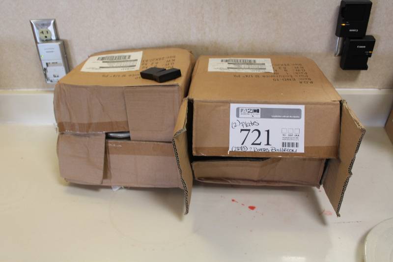 lot 721 image: Lot of (2) Boxes of World Tableware Endurance 10.25in. Plates